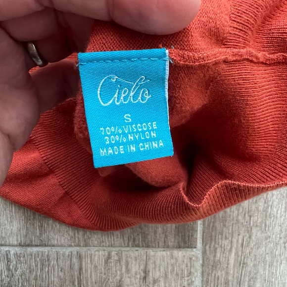 Lovely deep orange viscose button down sweater size S - Picture 3 of 3